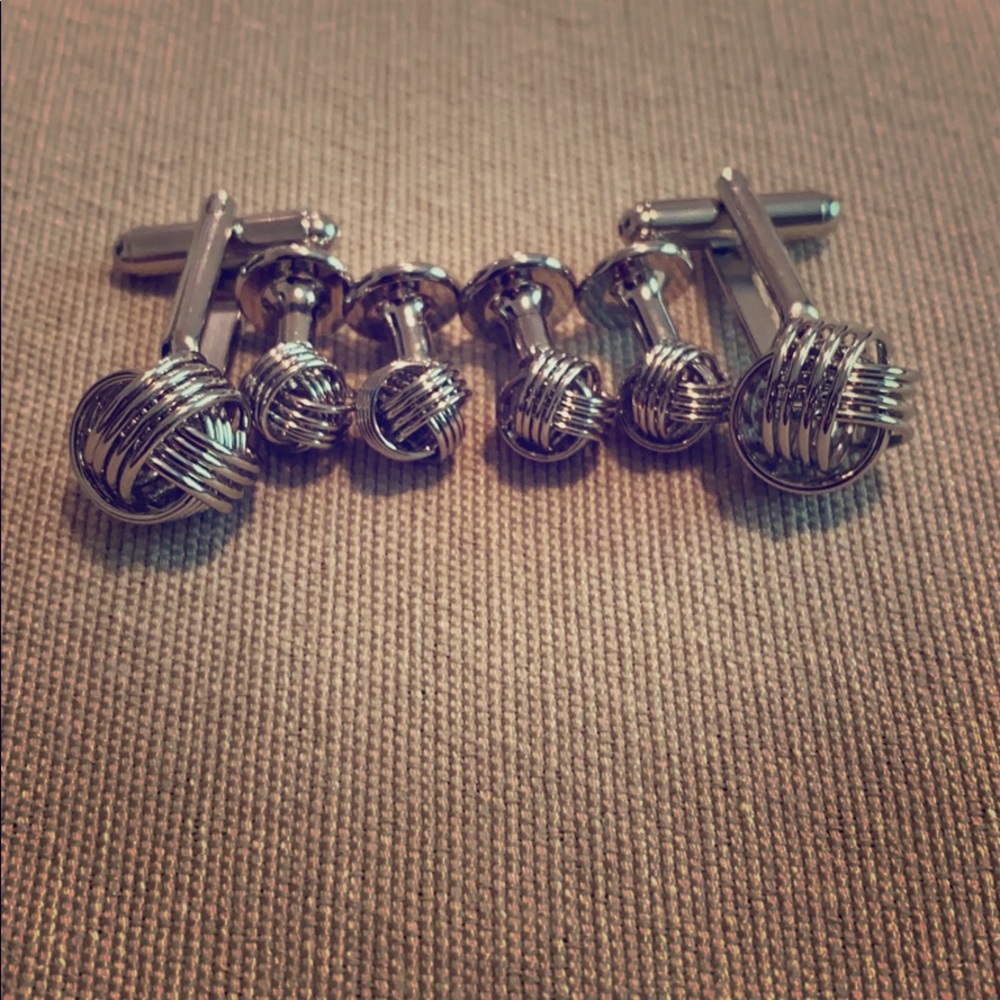 Cuff links set